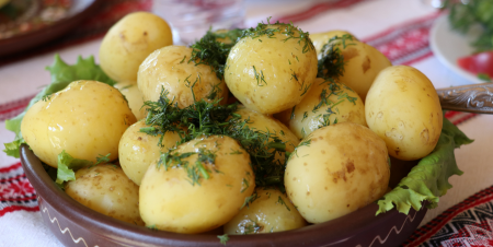 6 lợi ích làm đẹp bất ngờ từ củ khoai tây không phải ai cũng biết