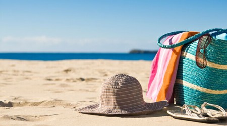 Bỏ túi cẩm nang du lịch: Những vật dụng cần thiết khi đi biển trong mùa hè 2022