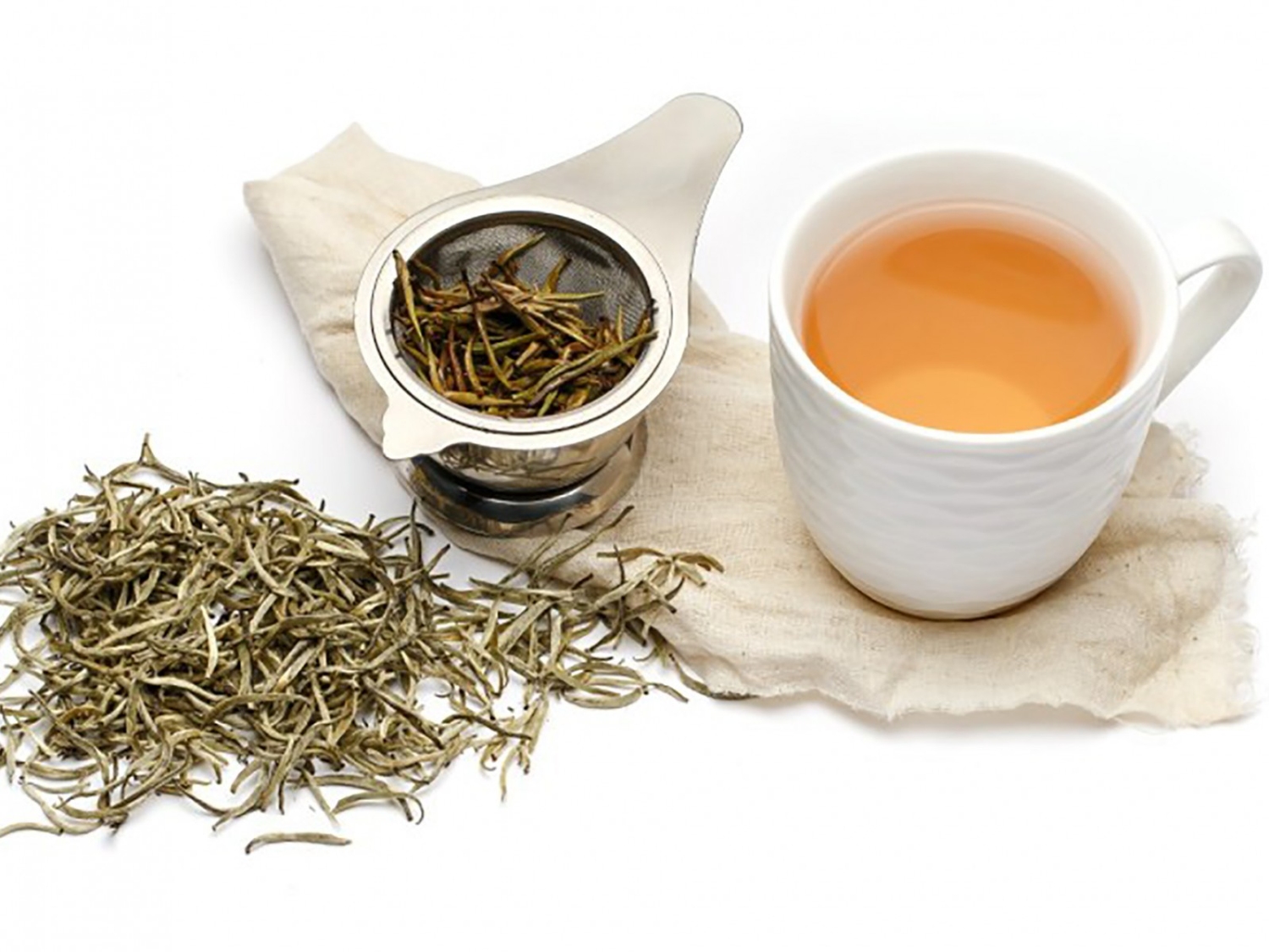 Ngoài hỗ trợ sức khỏe thì trà trắng còn giúp giảm mỡ bụng cực kì hiệu quả