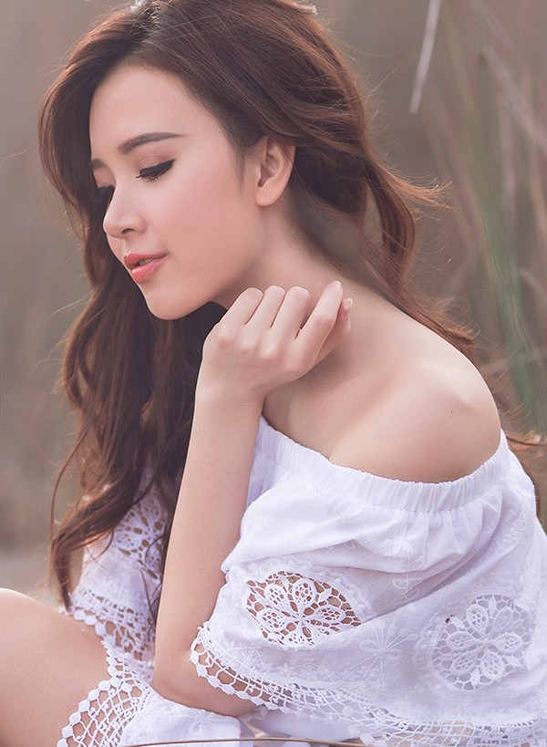 Bí mật đằng sau vẻ đẹp trong veo, tươi tắn của Hot Girl Midu