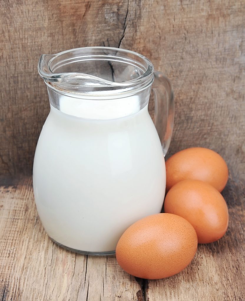 Cung cấp đầy đủ dinh dưỡng từ trứng và sữa để cải thiện vóc dáng hơn nhé