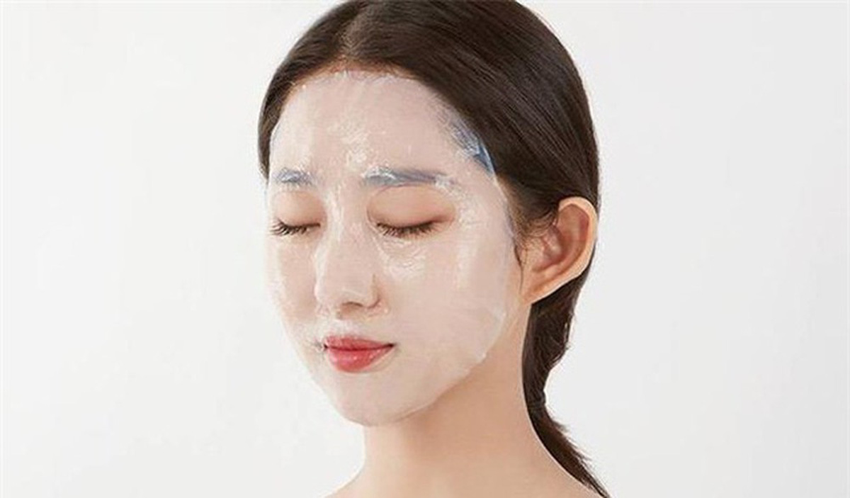 Đắp mặt nạ hàng tuần