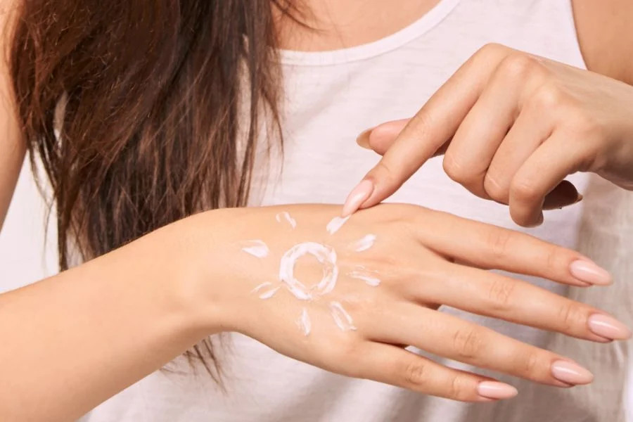 5 Thói quen khiến da tay lão hóa sớm ai cũng gặp phải